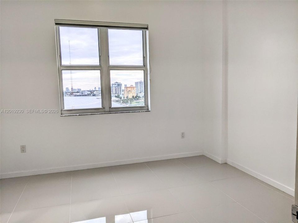 For Sale: $360,000 (1 beds, 1 baths, 900 Square Feet)