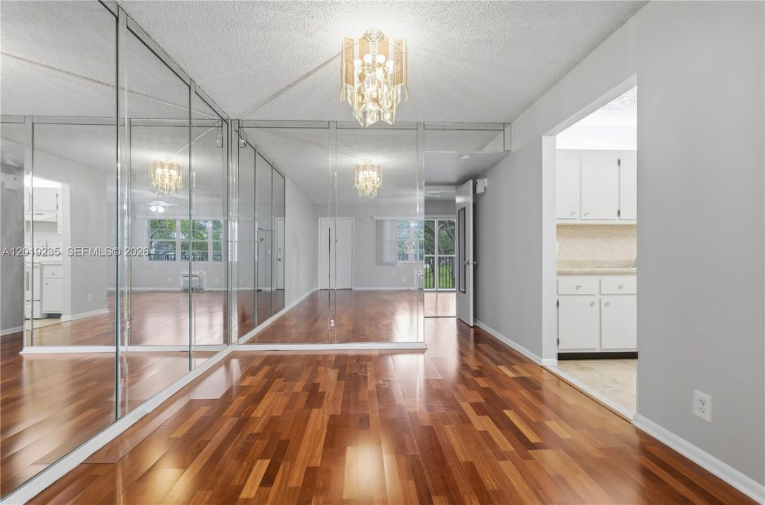 For Sale: $105,000 (1 beds, 1 baths, 811 Square Feet)