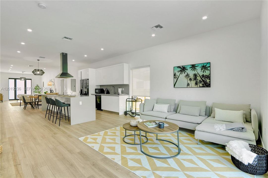 For Rent: $10,500 (4 beds, 3 baths, 2050 Square Feet)
