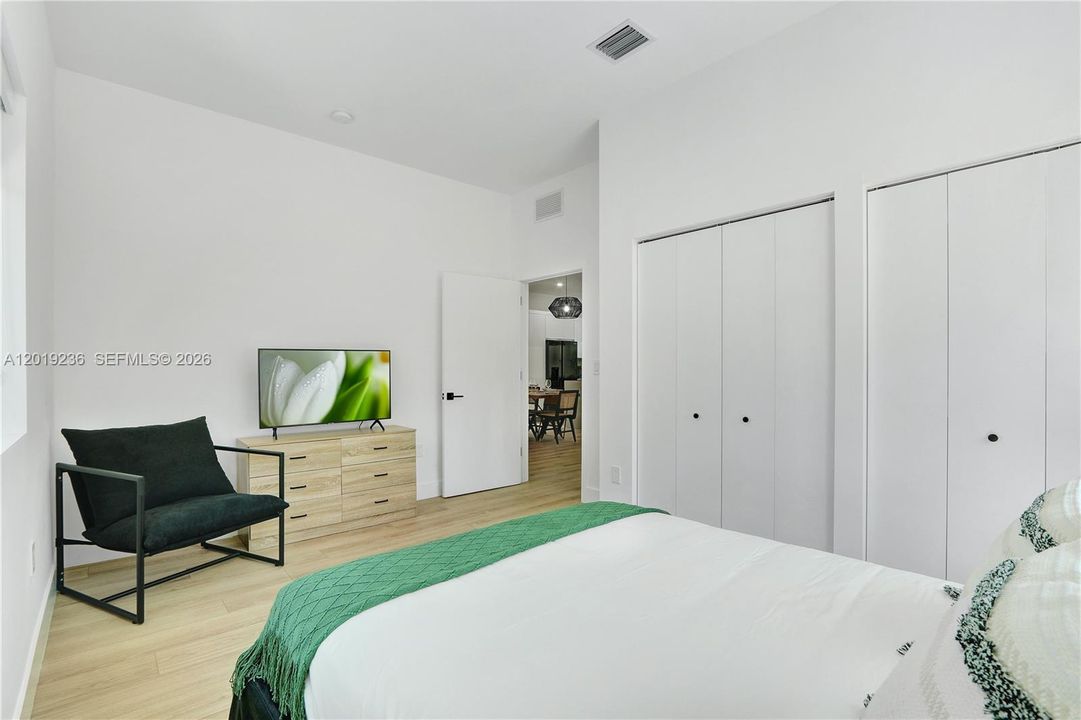 For Rent: $10,500 (4 beds, 3 baths, 2050 Square Feet)