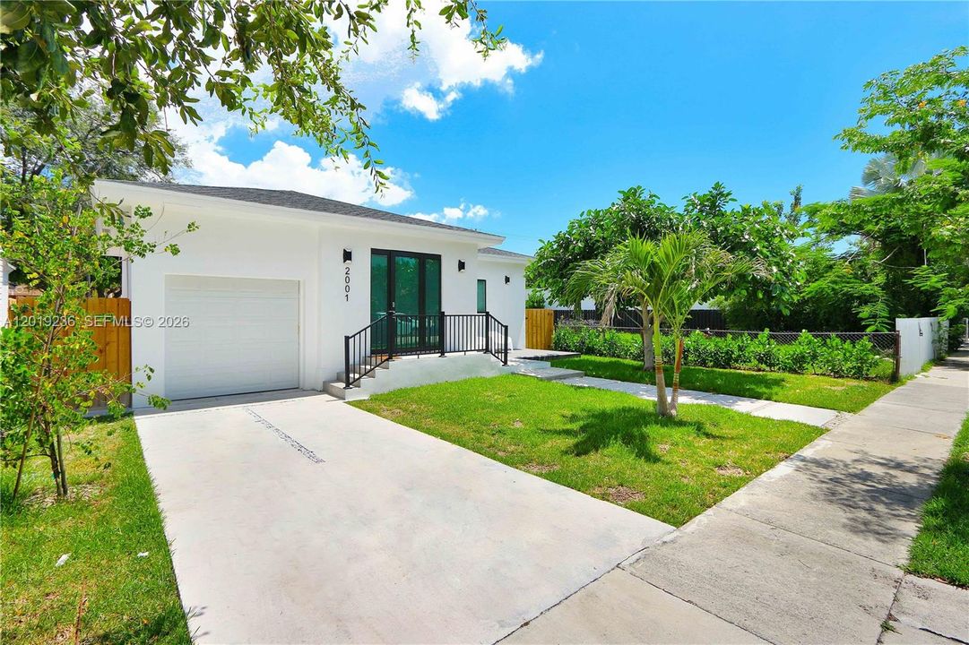 For Rent: $10,500 (4 beds, 3 baths, 2050 Square Feet)