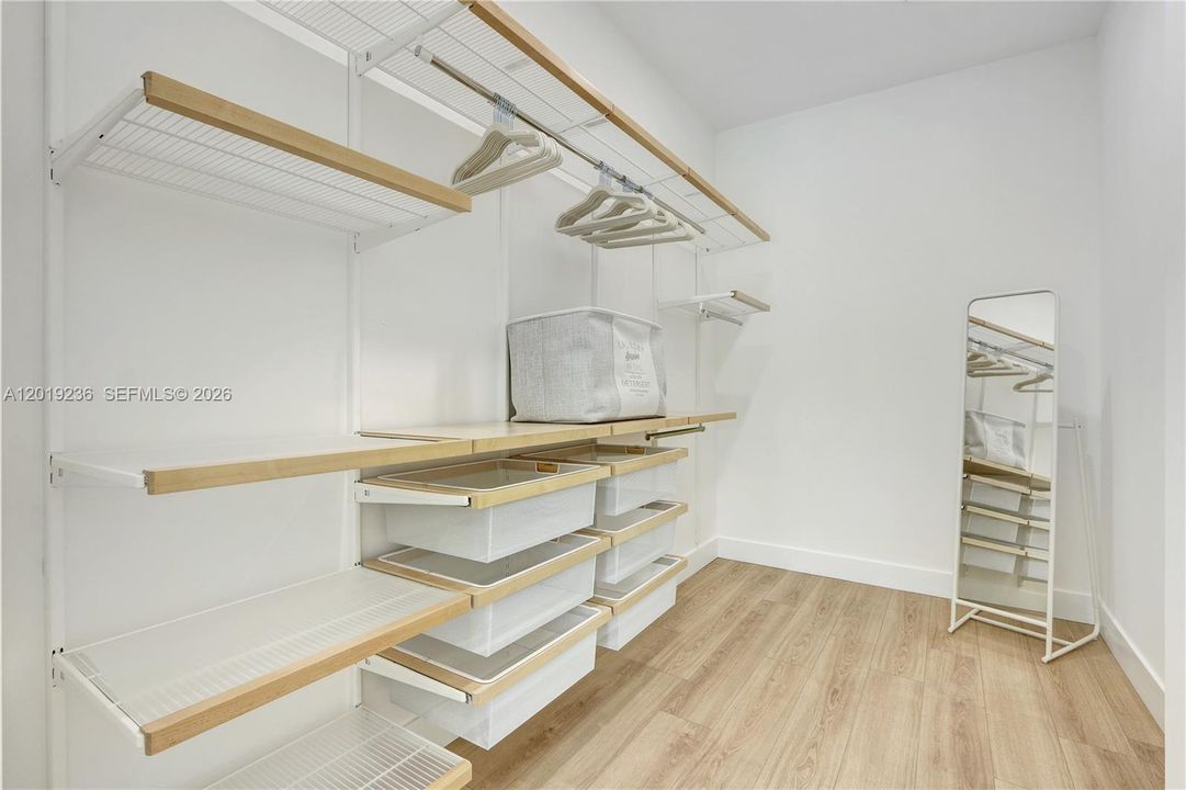 For Rent: $10,500 (4 beds, 3 baths, 2050 Square Feet)
