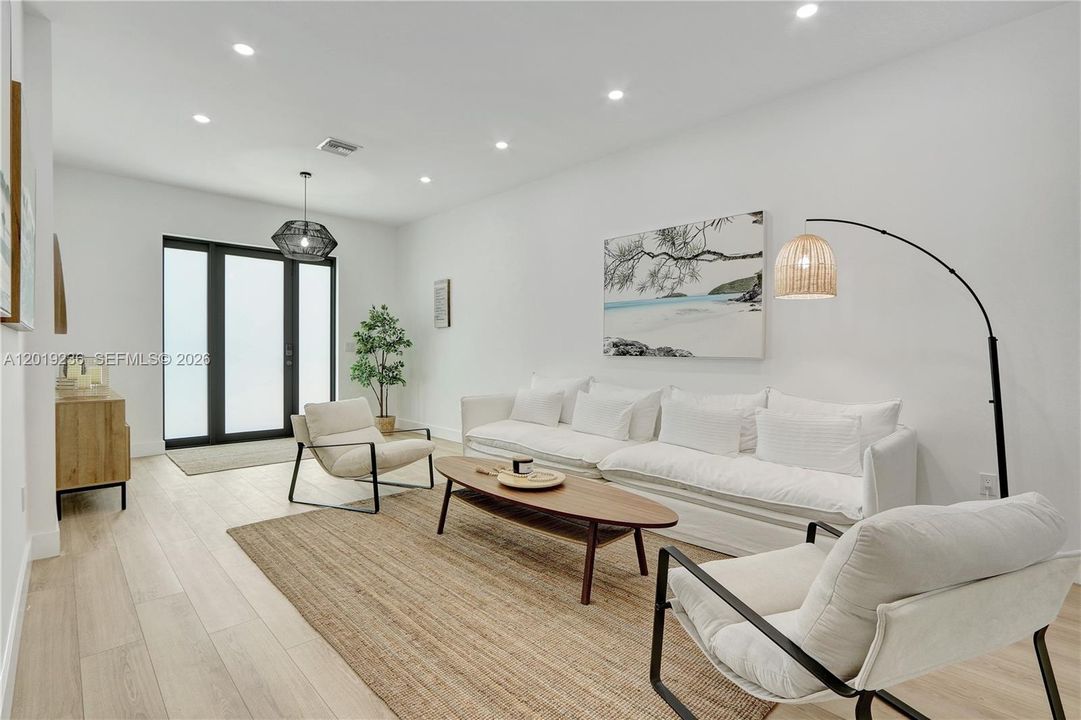 For Rent: $10,500 (4 beds, 3 baths, 2050 Square Feet)