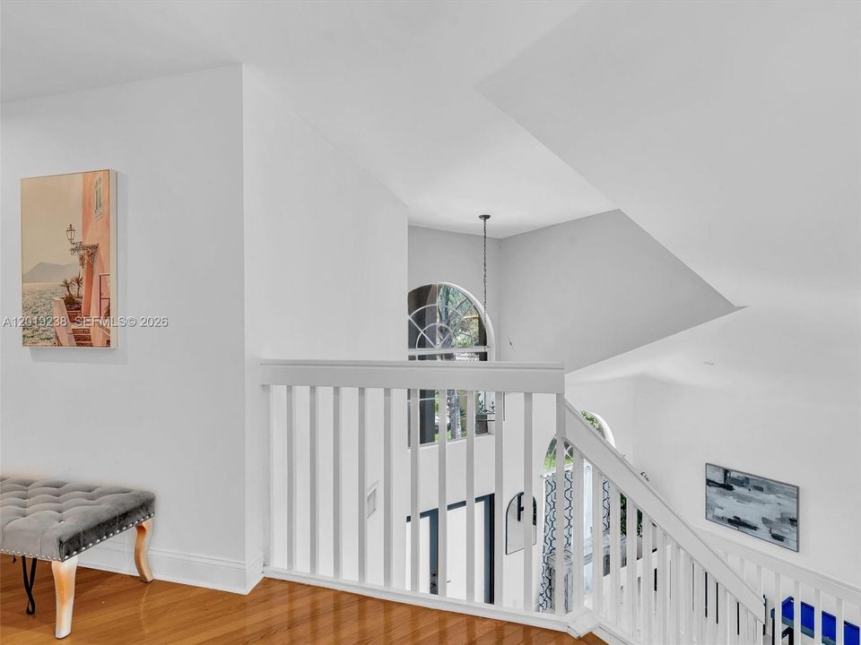 En Venta: $945,000 (5 camas, 3 baños, 2604 Pies cuadrados)