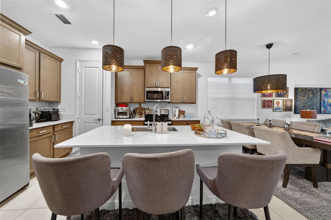 For Rent: $3,400 (3 beds, 2 baths, 1590 Square Feet)