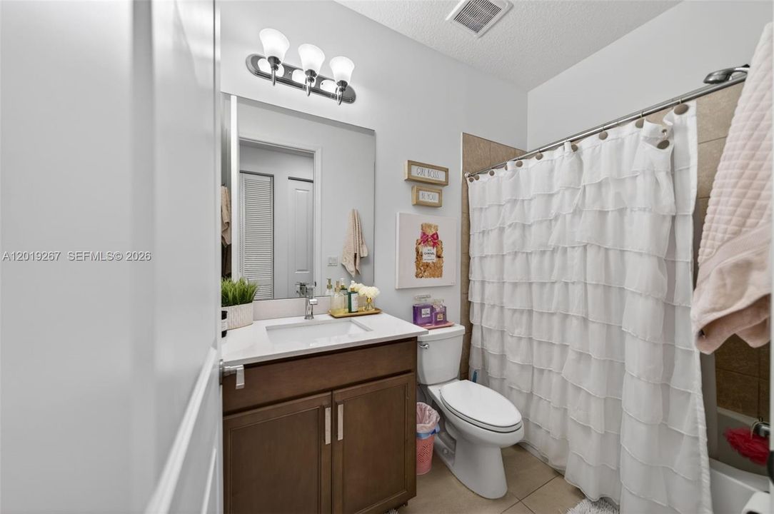 For Rent: $3,400 (3 beds, 2 baths, 1590 Square Feet)