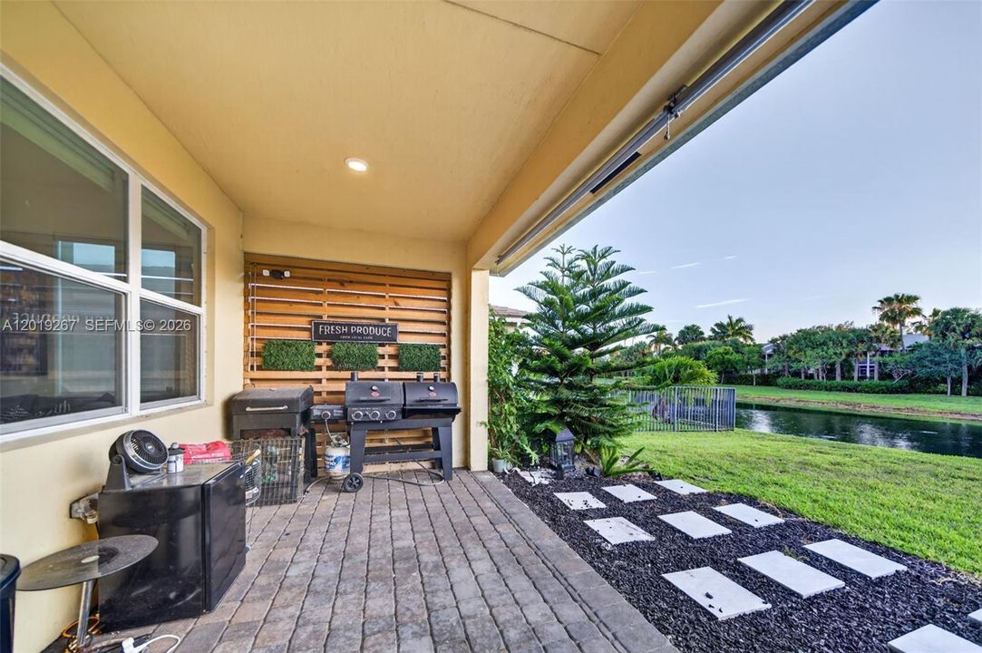 For Rent: $3,400 (3 beds, 2 baths, 1590 Square Feet)