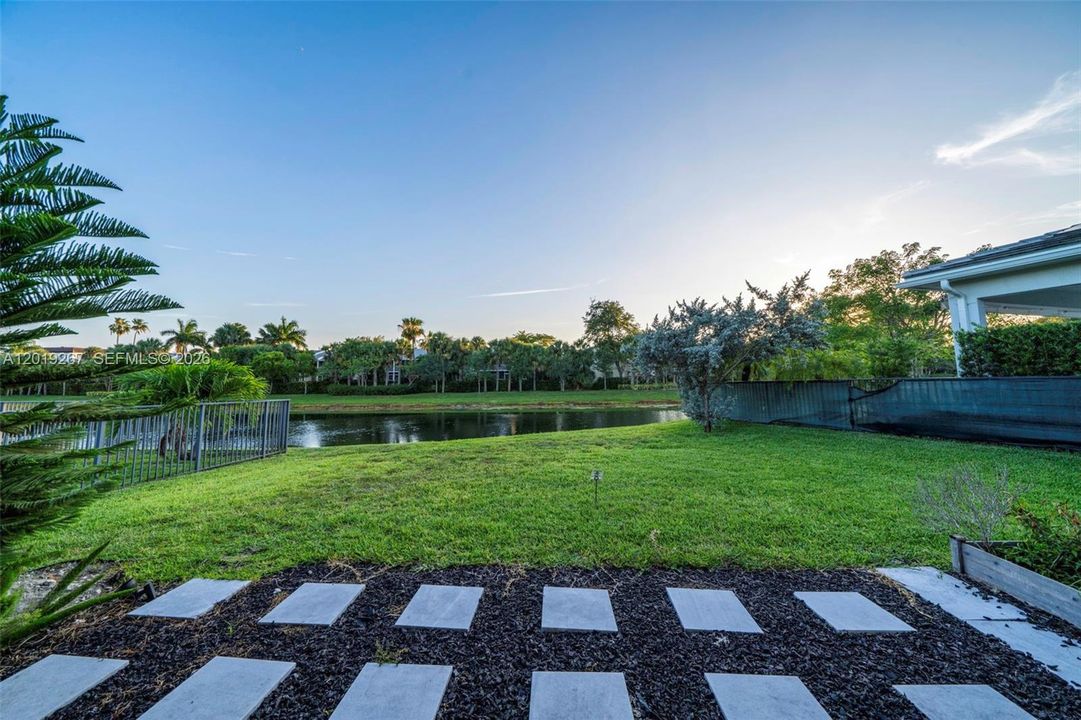 For Rent: $3,400 (3 beds, 2 baths, 1590 Square Feet)
