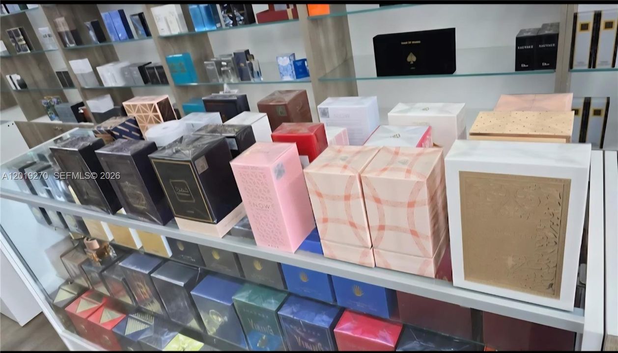 На продажу: $300,000 (0 спален, 0 ванн, 0 Квадратных фут)