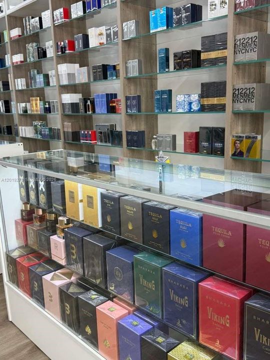 На продажу: $300,000 (0 спален, 0 ванн, 0 Квадратных фут)