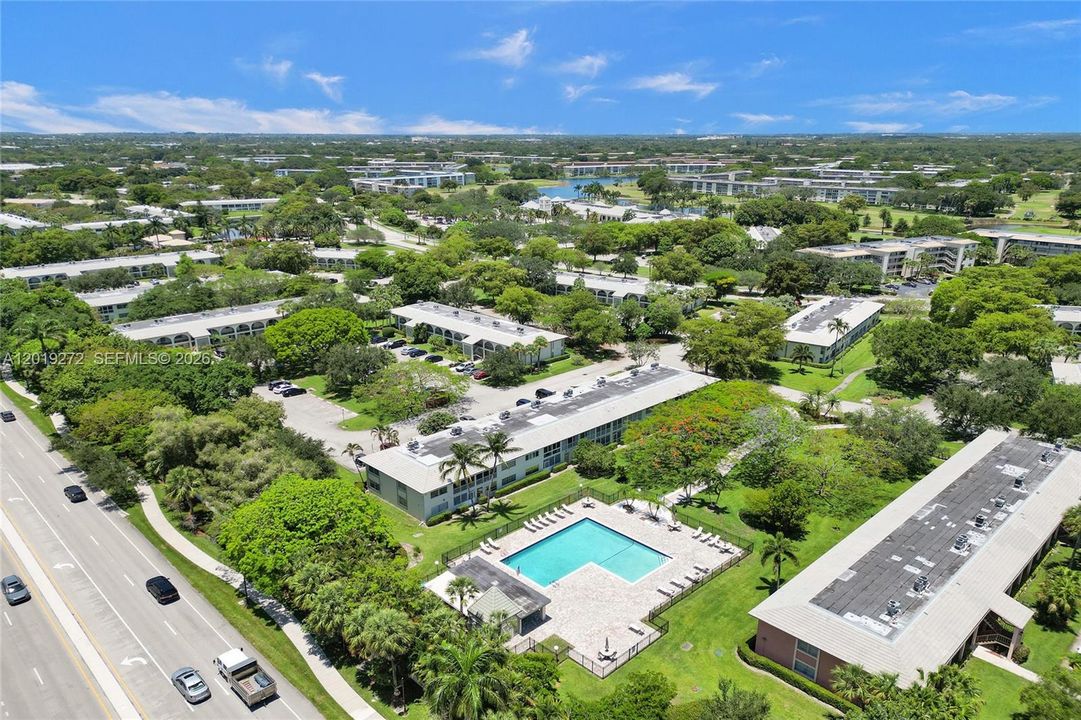 For Sale: $139,999 (2 beds, 2 baths, 962 Square Feet)