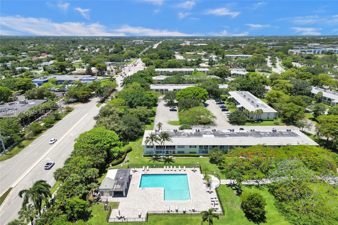 For Sale: $139,999 (2 beds, 2 baths, 962 Square Feet)