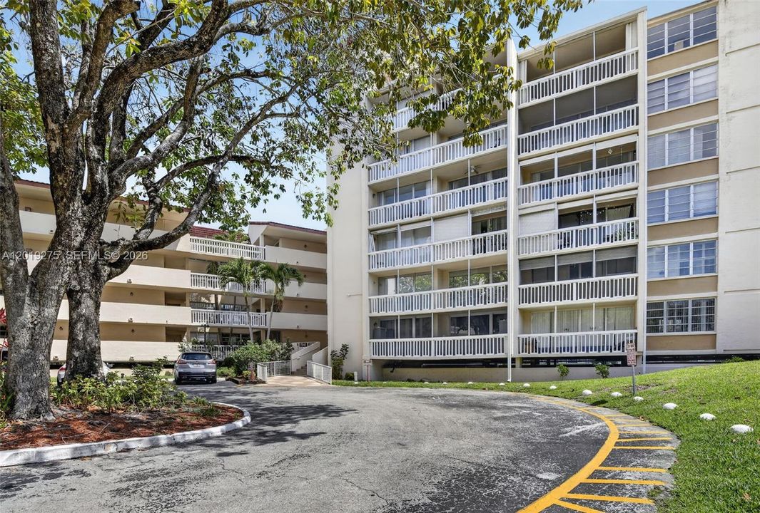 Activo con contrato: $119,500 (2 camas, 2 baños, 1148 Pies cuadrados)