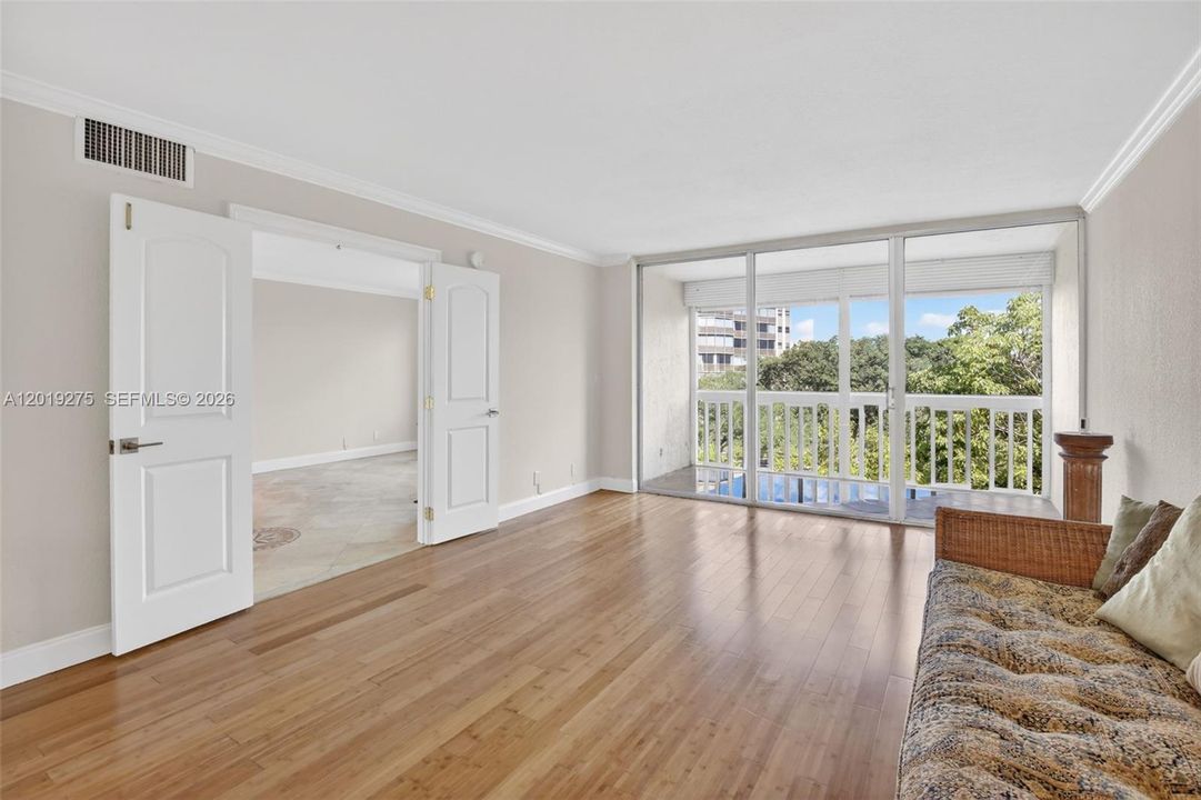 Activo con contrato: $119,500 (2 camas, 2 baños, 1148 Pies cuadrados)