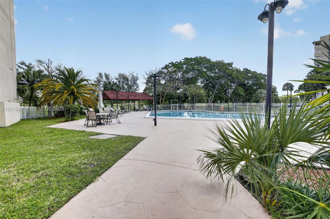 Activo con contrato: $119,500 (2 camas, 2 baños, 1148 Pies cuadrados)
