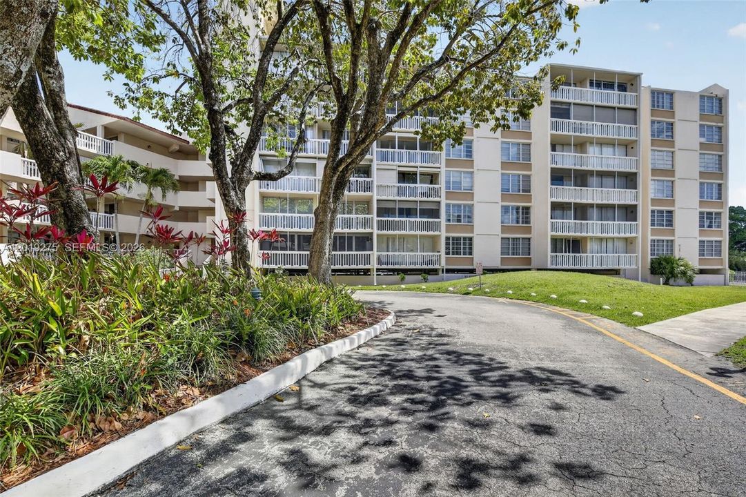 Activo con contrato: $119,500 (2 camas, 2 baños, 1148 Pies cuadrados)