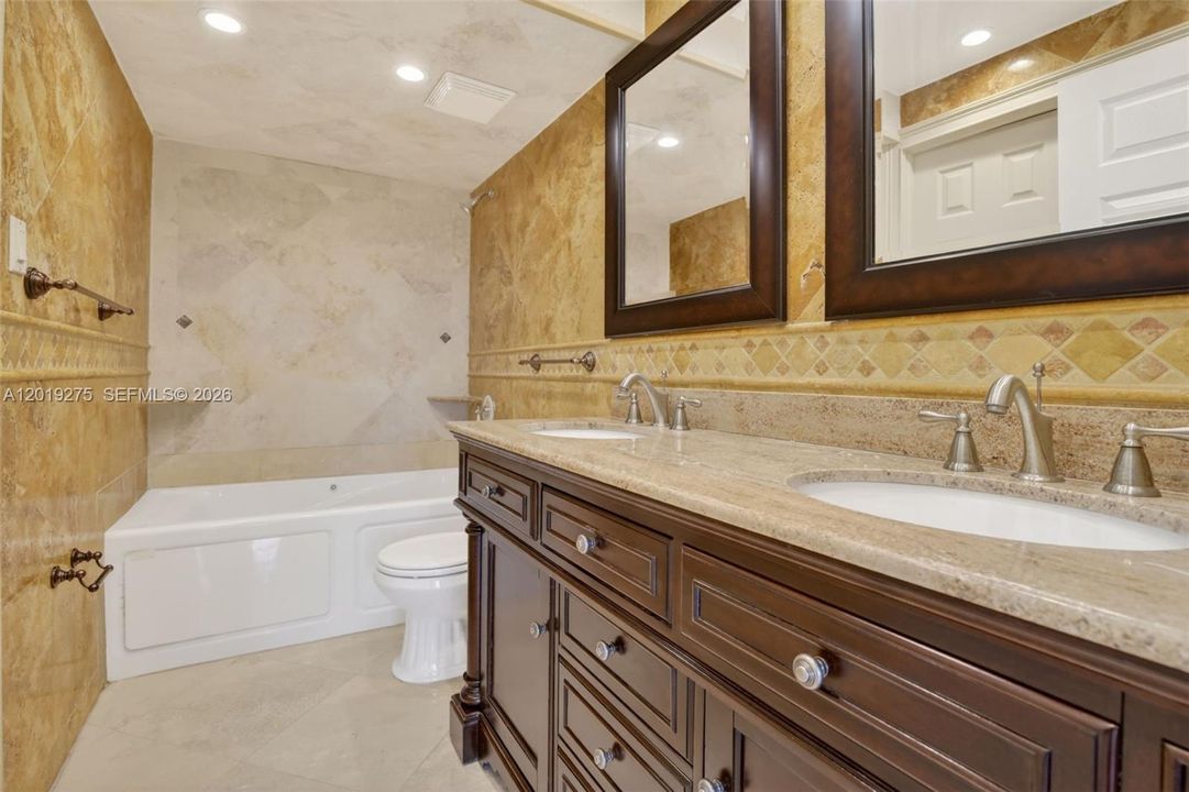 Activo con contrato: $119,500 (2 camas, 2 baños, 1148 Pies cuadrados)