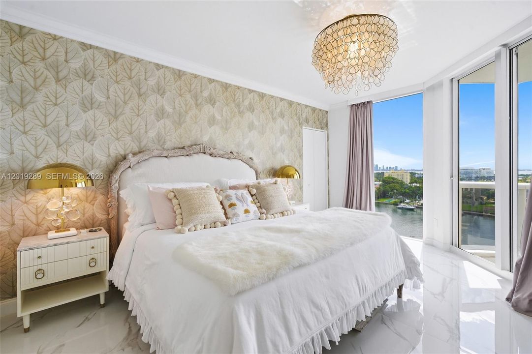 For Sale: $1,280,000 (1 beds, 2 baths, 1100 Square Feet)