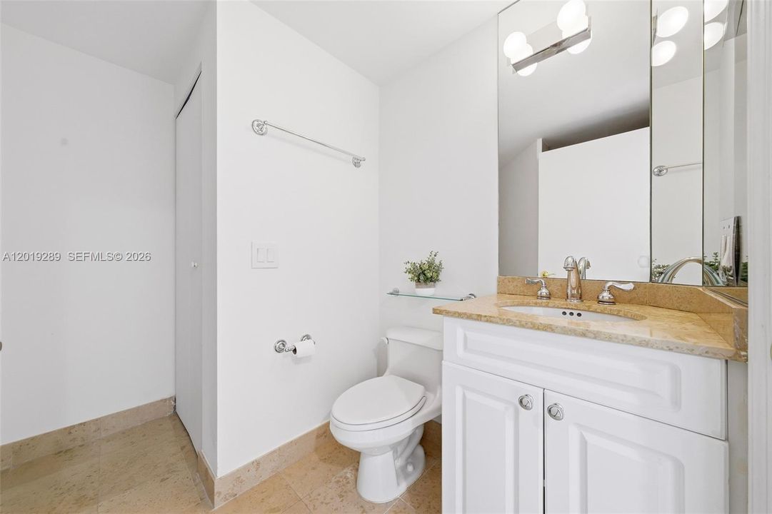 For Sale: $1,280,000 (1 beds, 2 baths, 1100 Square Feet)