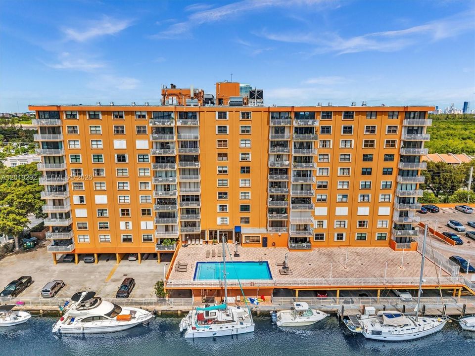 На продажу: $350,000 (2 спален, 2 ванн, 1190 Квадратных фут)