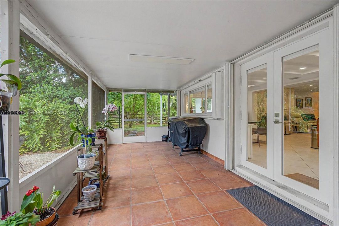 En Venta: $1,950,000 (4 camas, 3 baños, 1581 Pies cuadrados)