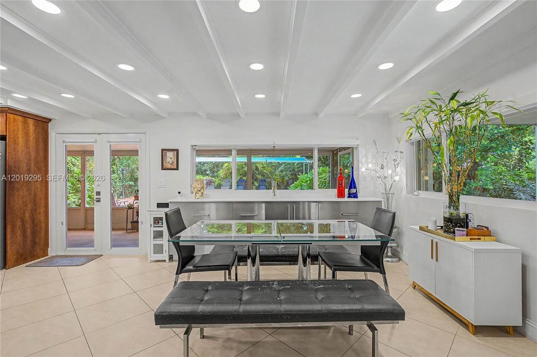 En Venta: $1,950,000 (4 camas, 3 baños, 1581 Pies cuadrados)