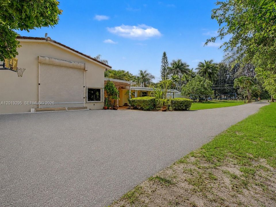 En Venta: $1,950,000 (4 camas, 3 baños, 1581 Pies cuadrados)