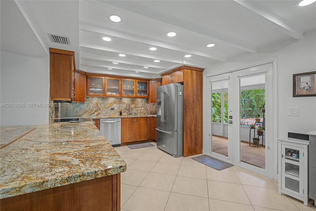 En Venta: $1,950,000 (4 camas, 3 baños, 1581 Pies cuadrados)