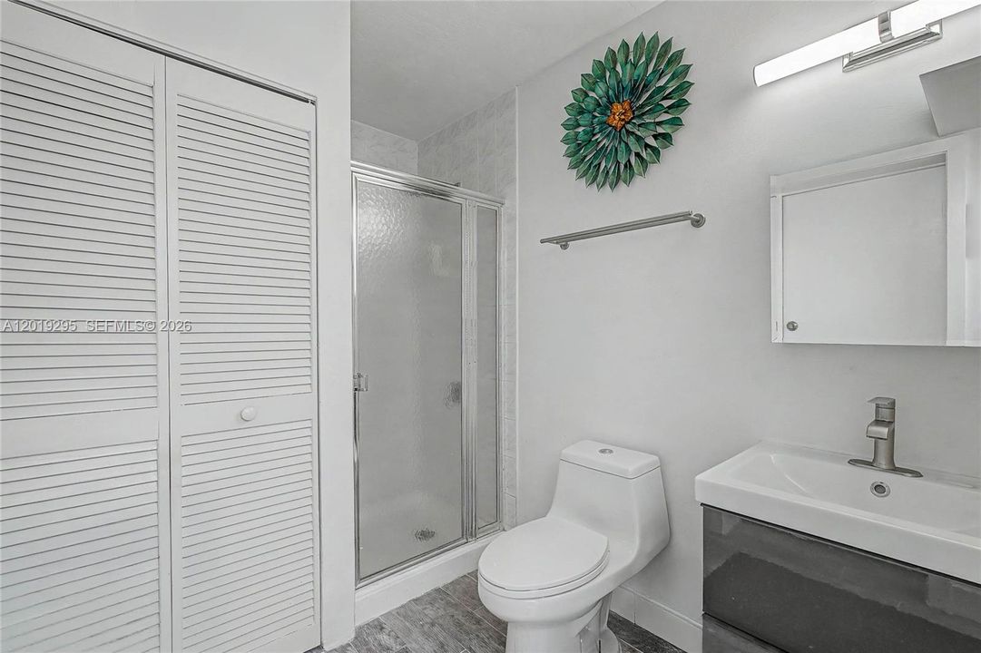 En Venta: $1,950,000 (4 camas, 3 baños, 1581 Pies cuadrados)