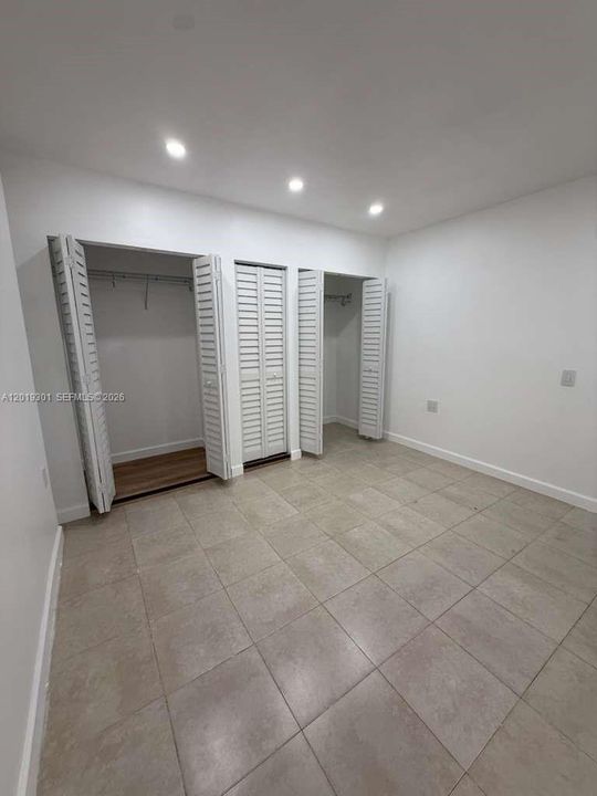 For Rent: $1,450 (1 beds, 1 baths, 1456 Square Feet)