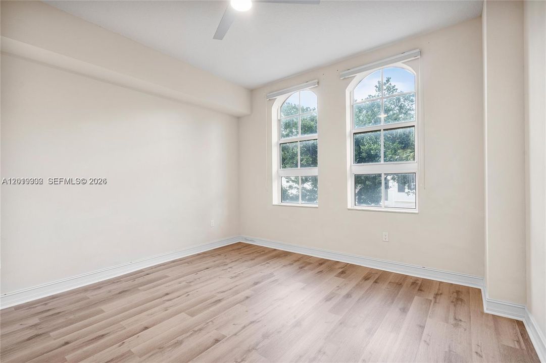 For Sale: $499,000 (2 beds, 2 baths, 1167 Square Feet)