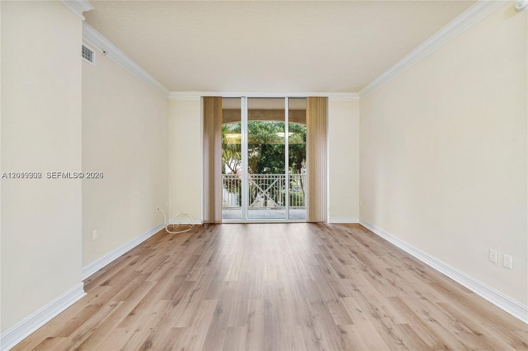 For Sale: $499,000 (2 beds, 2 baths, 1167 Square Feet)