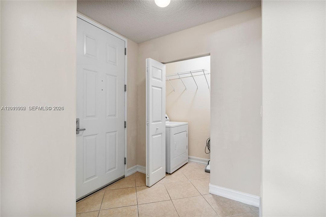 For Sale: $499,000 (2 beds, 2 baths, 1167 Square Feet)