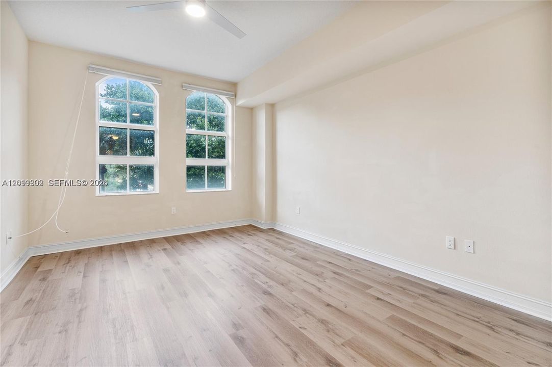 For Sale: $499,000 (2 beds, 2 baths, 1167 Square Feet)