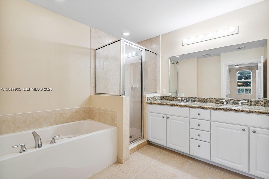 For Sale: $499,000 (2 beds, 2 baths, 1167 Square Feet)