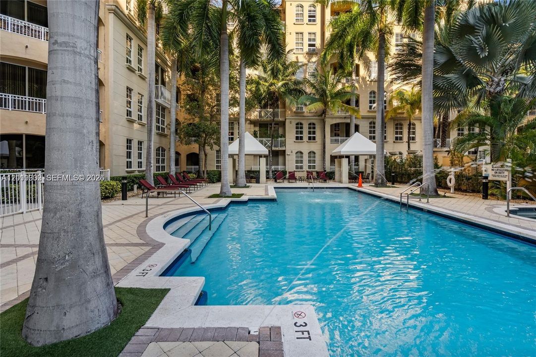 For Sale: $499,000 (2 beds, 2 baths, 1167 Square Feet)
