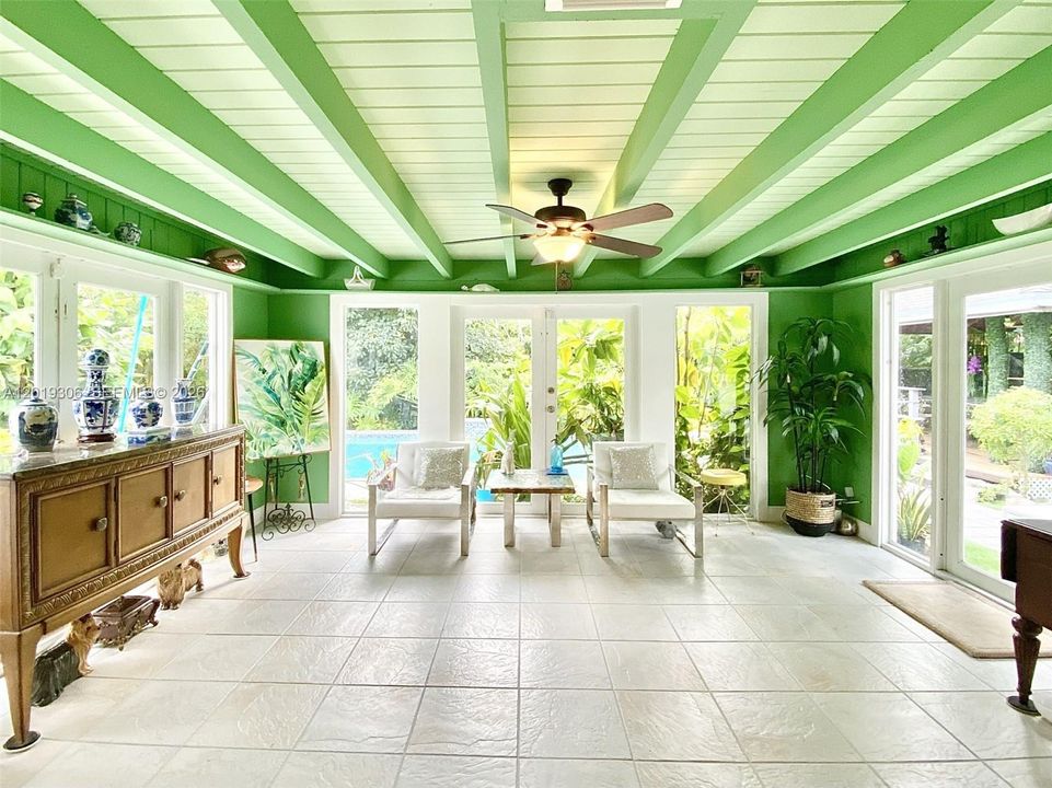 En Venta: $1,195,000 (4 camas, 2 baños, 1932 Pies cuadrados)