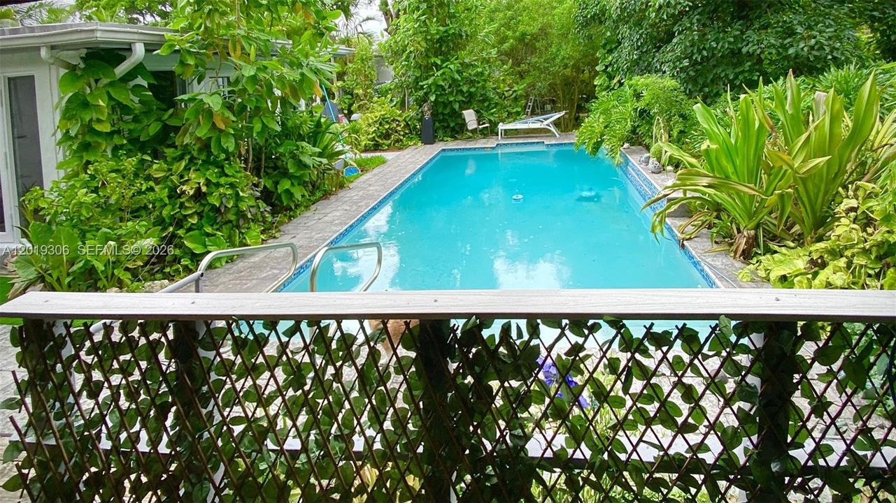 En Venta: $1,195,000 (4 camas, 2 baños, 1932 Pies cuadrados)