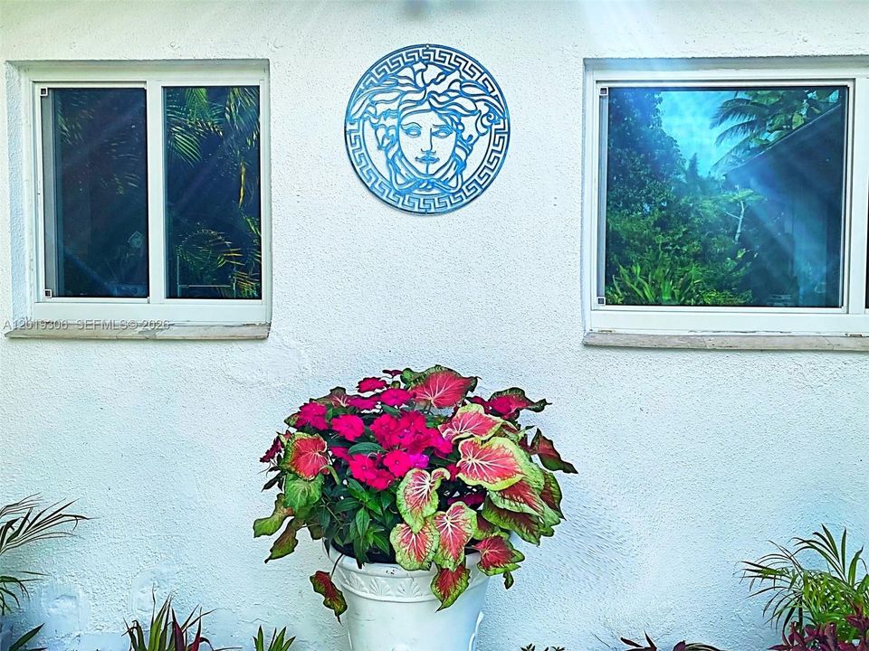 En Venta: $1,195,000 (4 camas, 2 baños, 1932 Pies cuadrados)