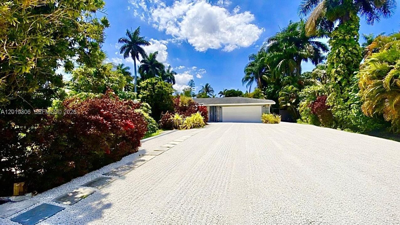 En Venta: $1,195,000 (4 camas, 2 baños, 1932 Pies cuadrados)