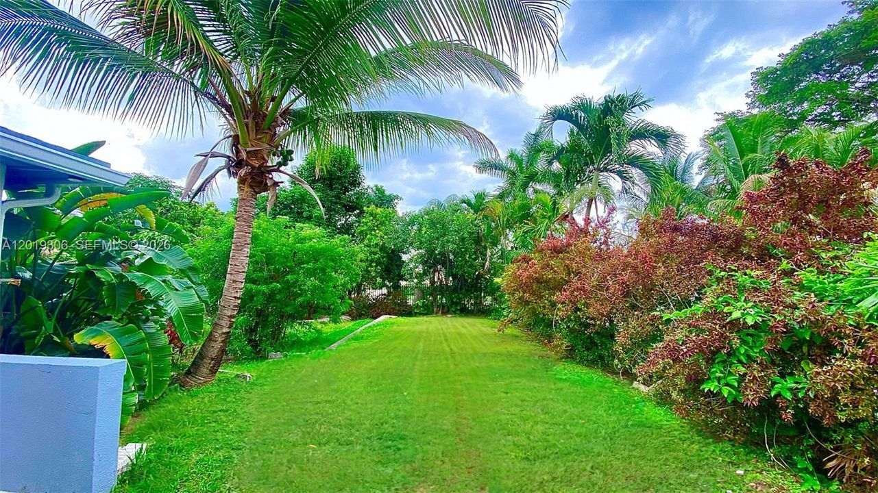 En Venta: $1,195,000 (4 camas, 2 baños, 1932 Pies cuadrados)