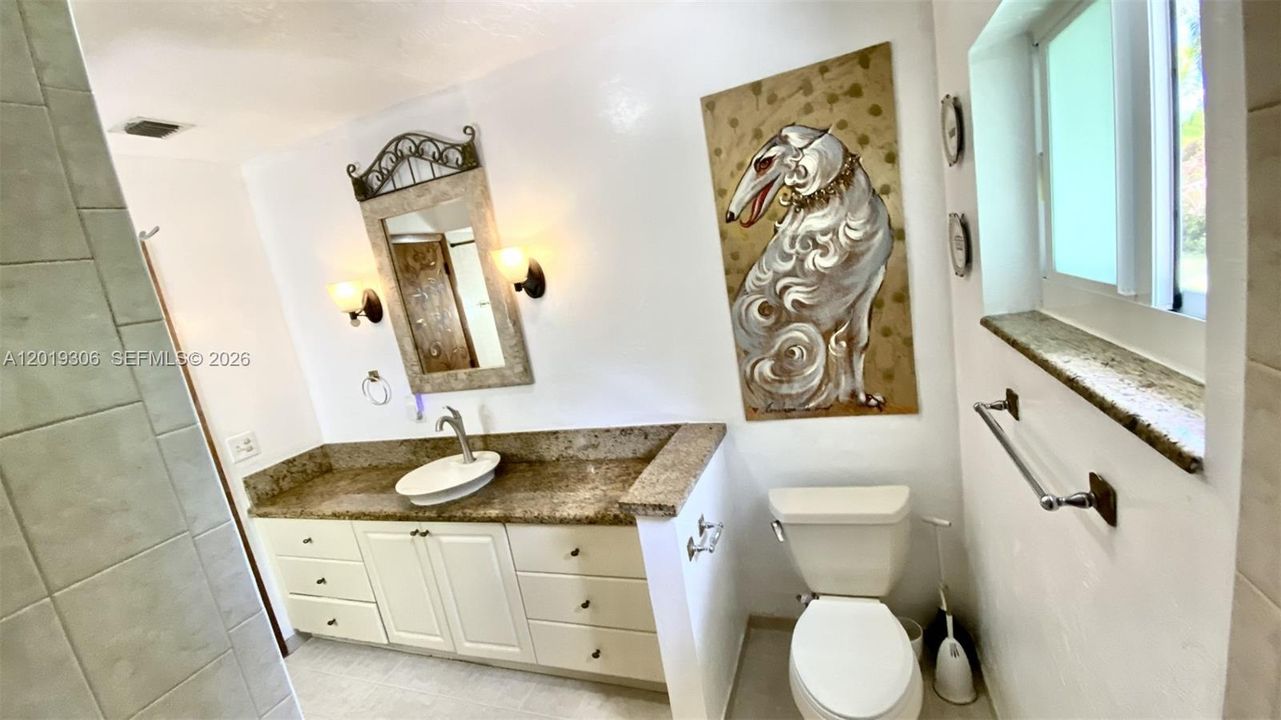 En Venta: $1,195,000 (4 camas, 2 baños, 1932 Pies cuadrados)
