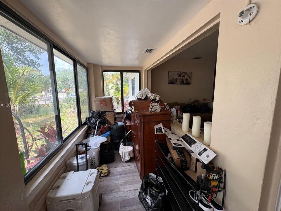 For Sale: $570,000 (3 beds, 2 baths, 768 Square Feet)