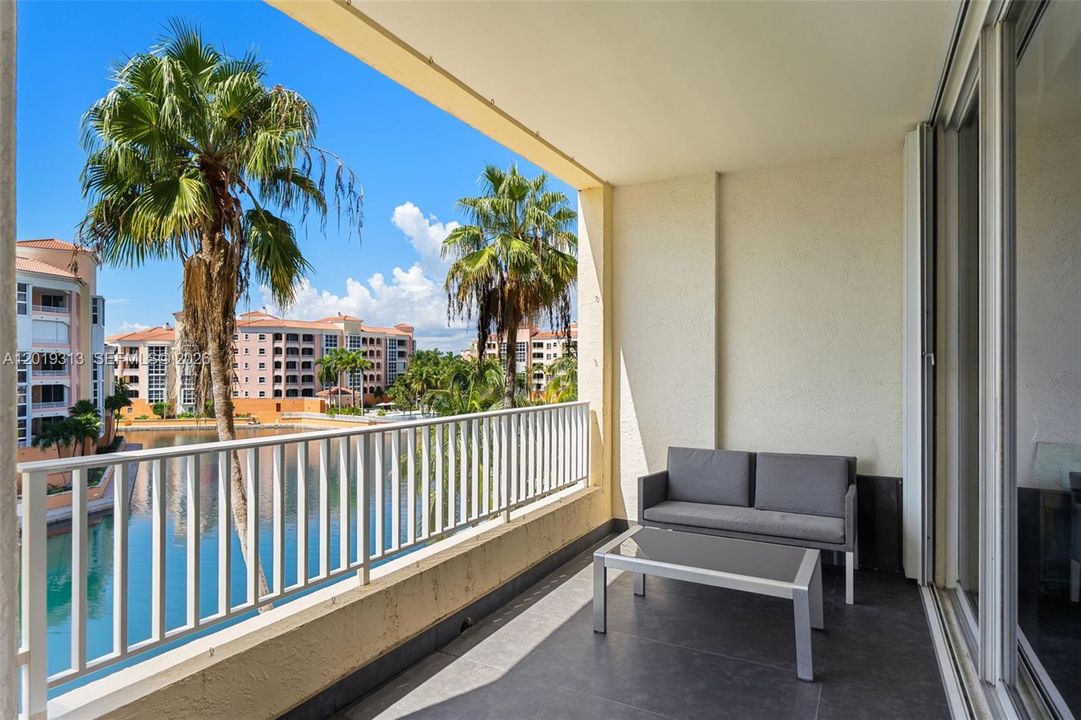 For Rent: $8,999 (2 beds, 2 baths, 1450 Square Feet)