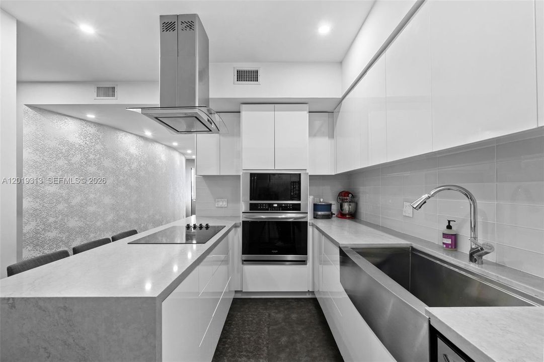 For Rent: $8,999 (2 beds, 2 baths, 1450 Square Feet)