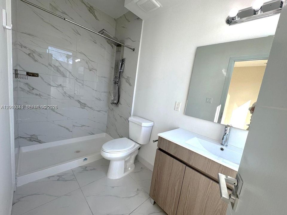 На продажу: $395,000 (4 спален, 3 ванн, 1535 Квадратных фут)