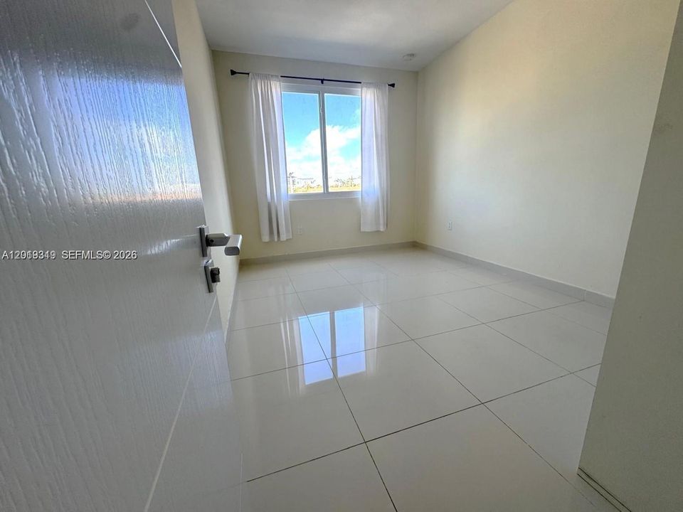 На продажу: $395,000 (4 спален, 3 ванн, 1535 Квадратных фут)