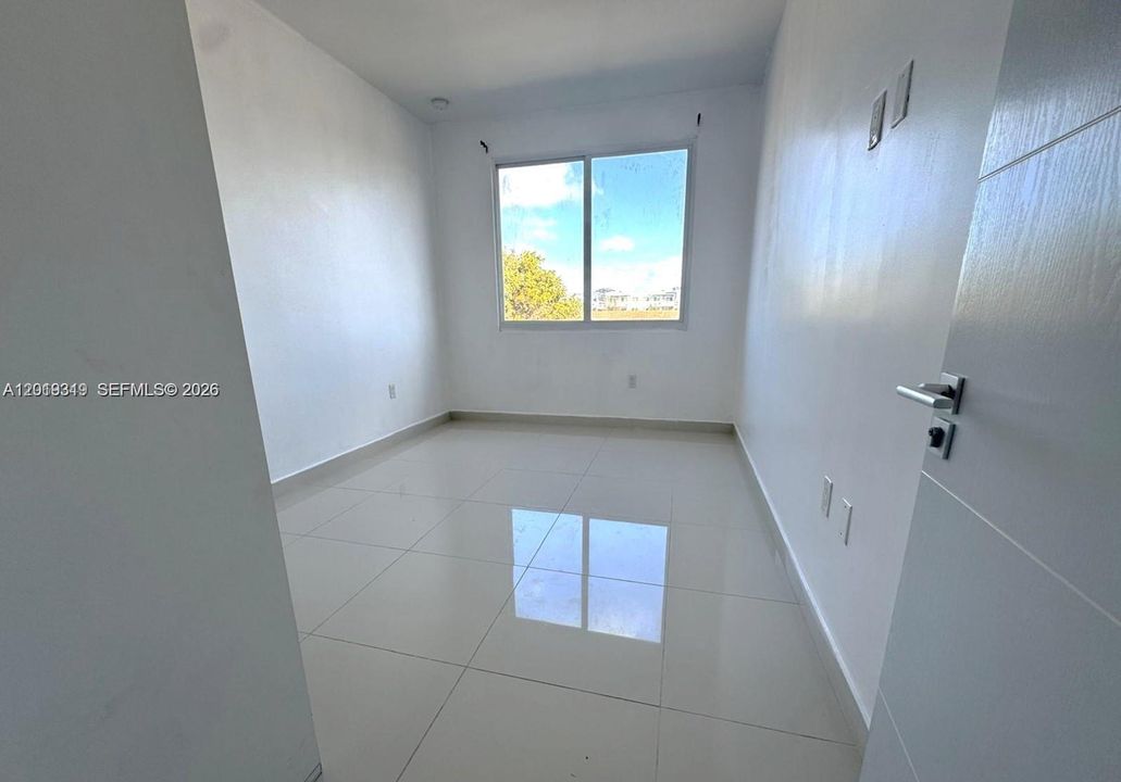 На продажу: $395,000 (4 спален, 3 ванн, 1535 Квадратных фут)