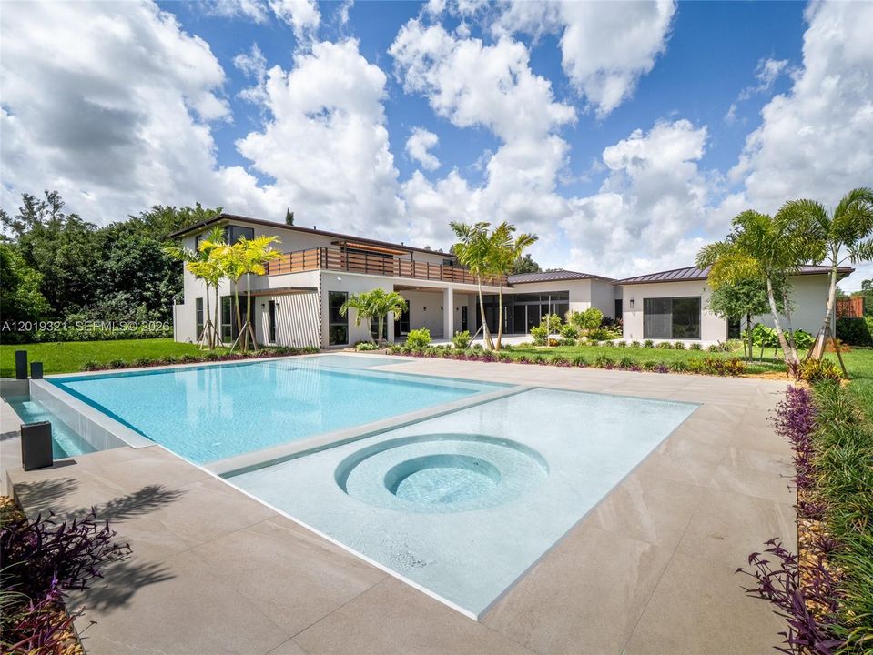 For Sale: $11,499,000 (8 beds, 6 baths, 0 Square Feet)