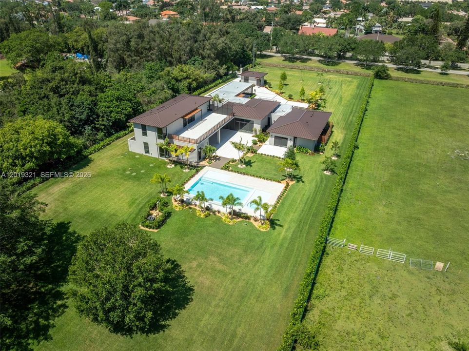 For Sale: $11,499,000 (8 beds, 6 baths, 0 Square Feet)